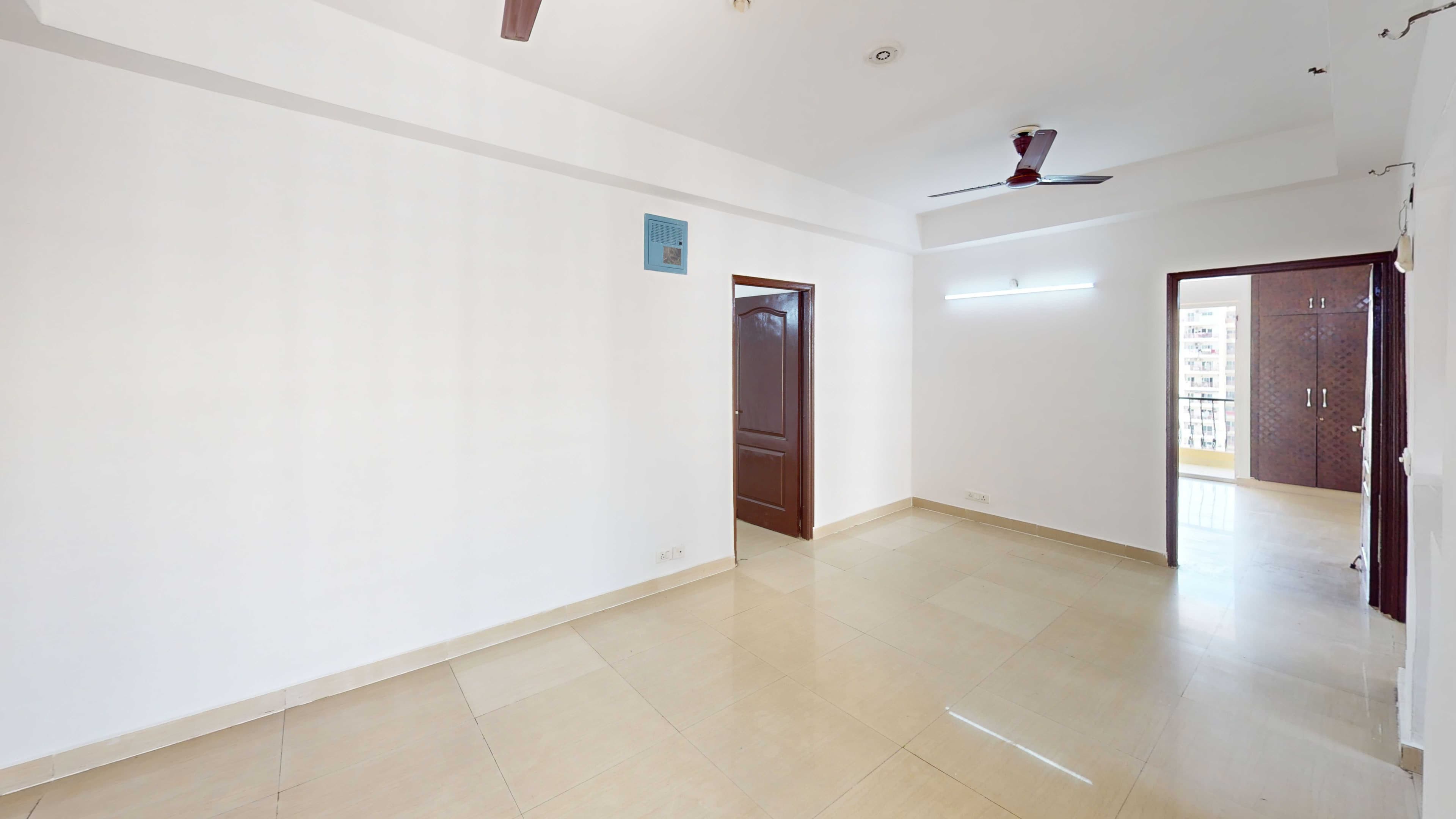 1742822314637-Hyde-Park (1).jpg